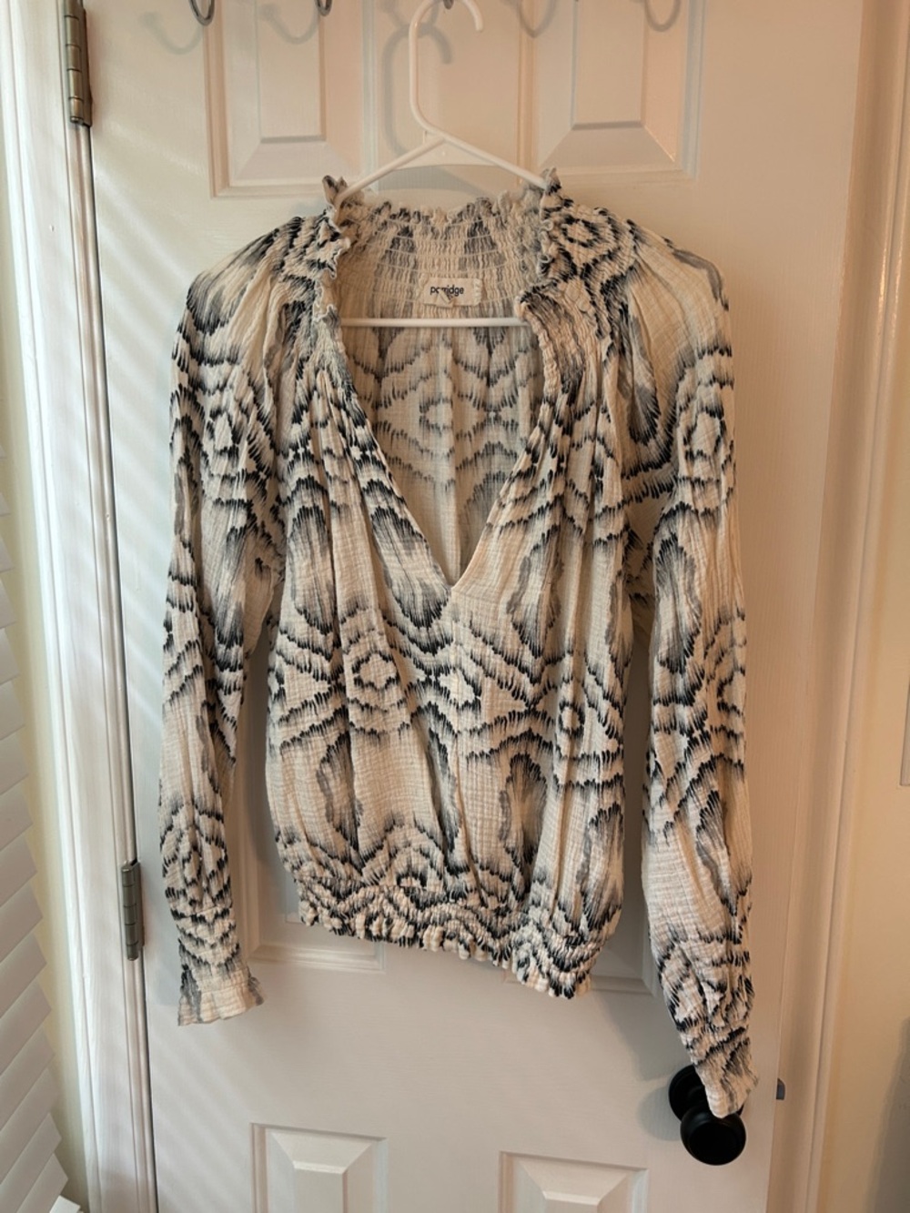 Porridge Women's Black & White Smocked V-Neck Tunic